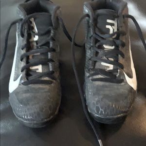 Youth cleats 2.5